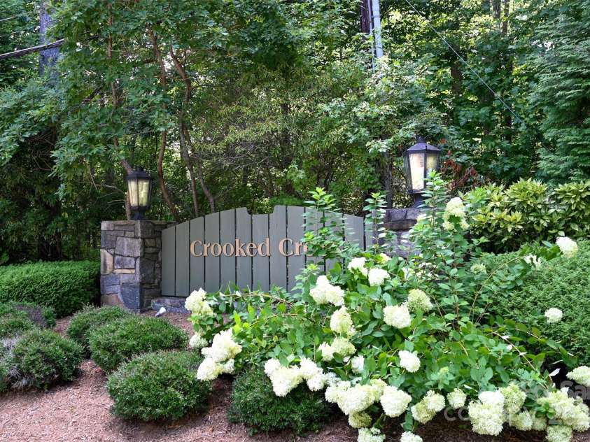 507 Fenwick Court, Hendersonville, NC 28739.  MLS# CAR4283171, YatesRealty ID 29768. 