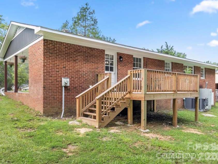 2179 Green Peach Road, Lancaster, SC 29720.  MLS# CAR4392801, YatesRealty ID 29769. 