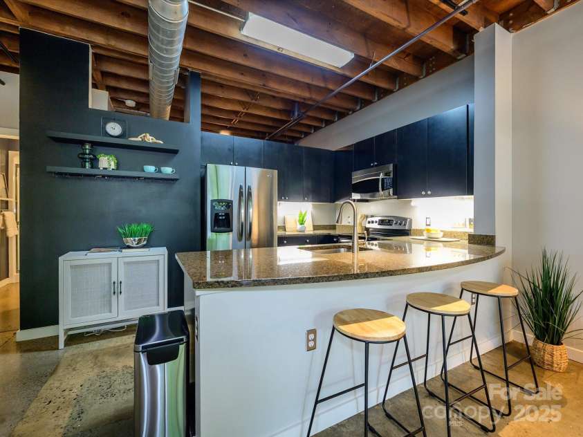 808 Academy Street, Charlotte, NC 28205.  MLS# CAR4284946, YatesRealty ID 29772. Kitchen