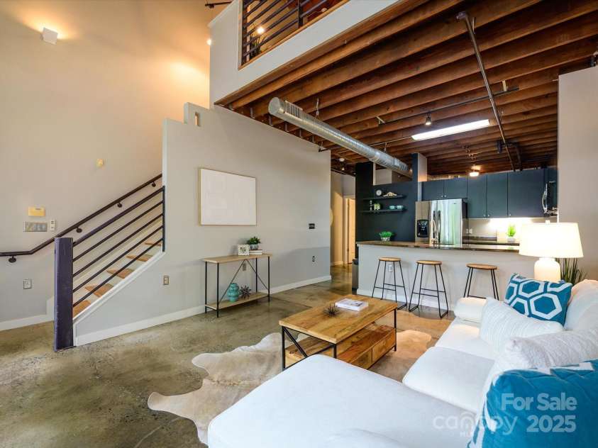 808 Academy Street, Charlotte, NC 28205.  MLS# CAR4284946, YatesRealty ID 29772. Living Room
