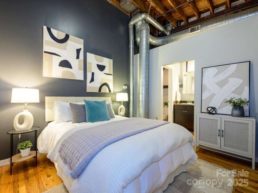 808 Academy Street, Charlotte, NC 28205.  MLS# CAR4284946, YatesRealty ID 29772. Primary Bedroom