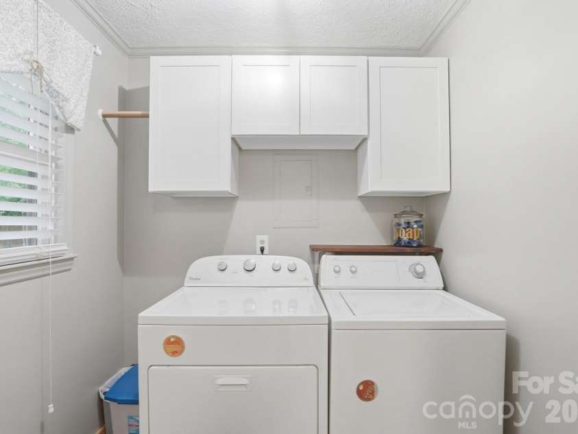 913 Gasser Drive, Concord, NC 28027.  MLS# CAR4391854, YatesRealty ID 29772. 