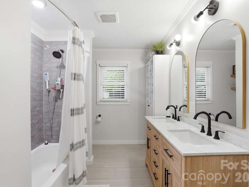 913 Gasser Drive, Concord, NC 28027.  MLS# CAR4391854, YatesRealty ID 29772. 