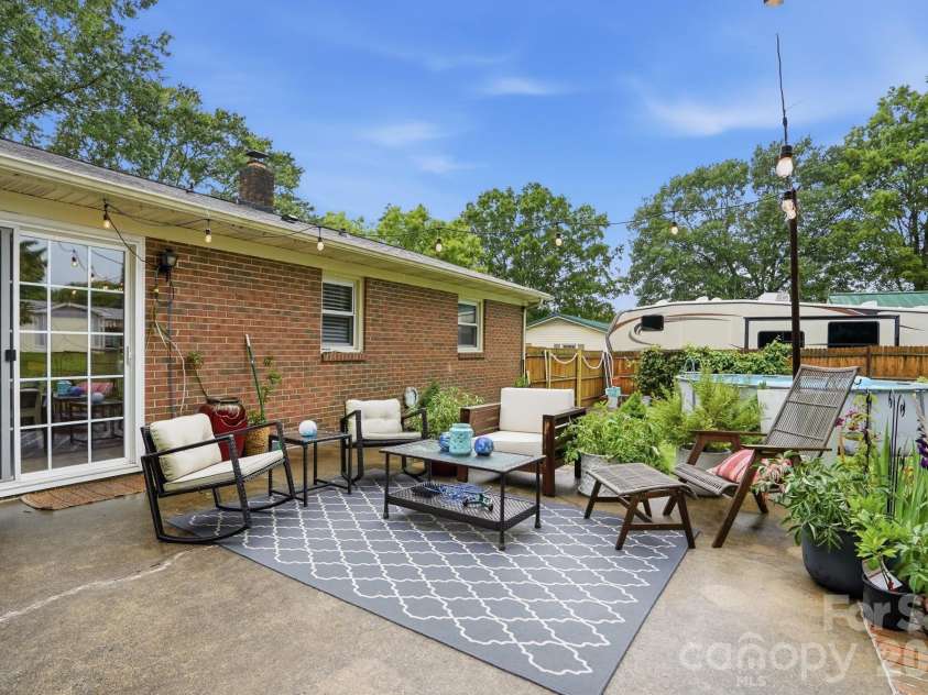 913 Gasser Drive, Concord, NC 28027.  MLS# CAR4391854, YatesRealty ID 29772. 