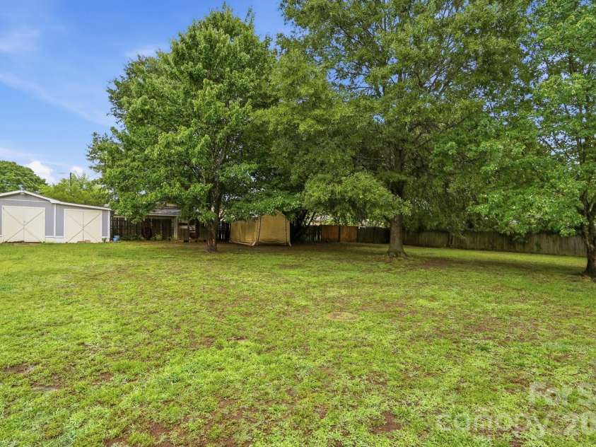 913 Gasser Drive, Concord, NC 28027.  MLS# CAR4391854, YatesRealty ID 29772. 