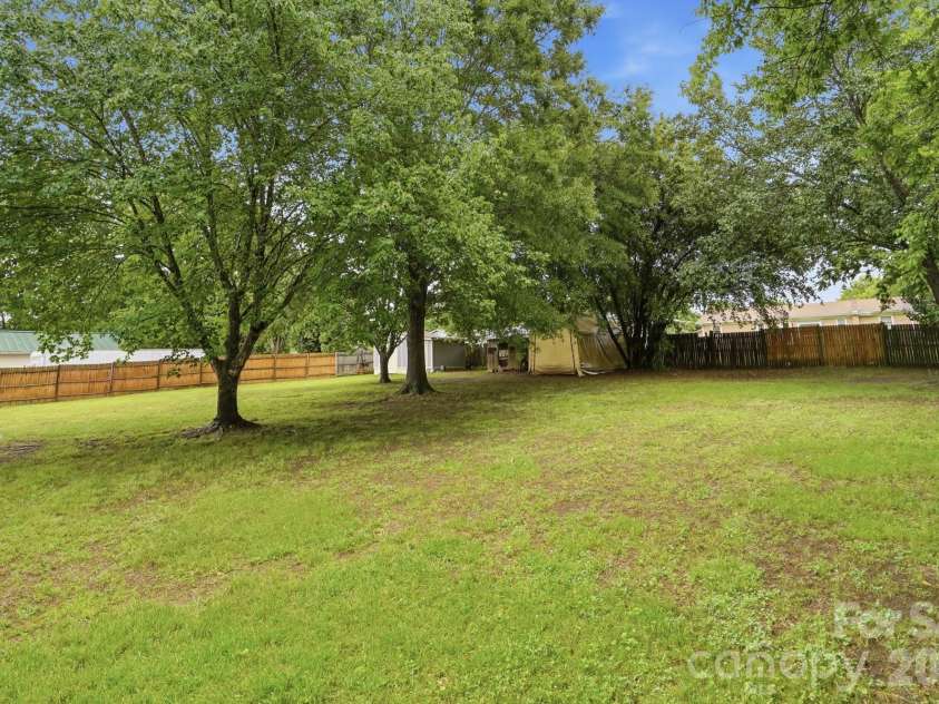 913 Gasser Drive, Concord, NC 28027.  MLS# CAR4391854, YatesRealty ID 29772. 