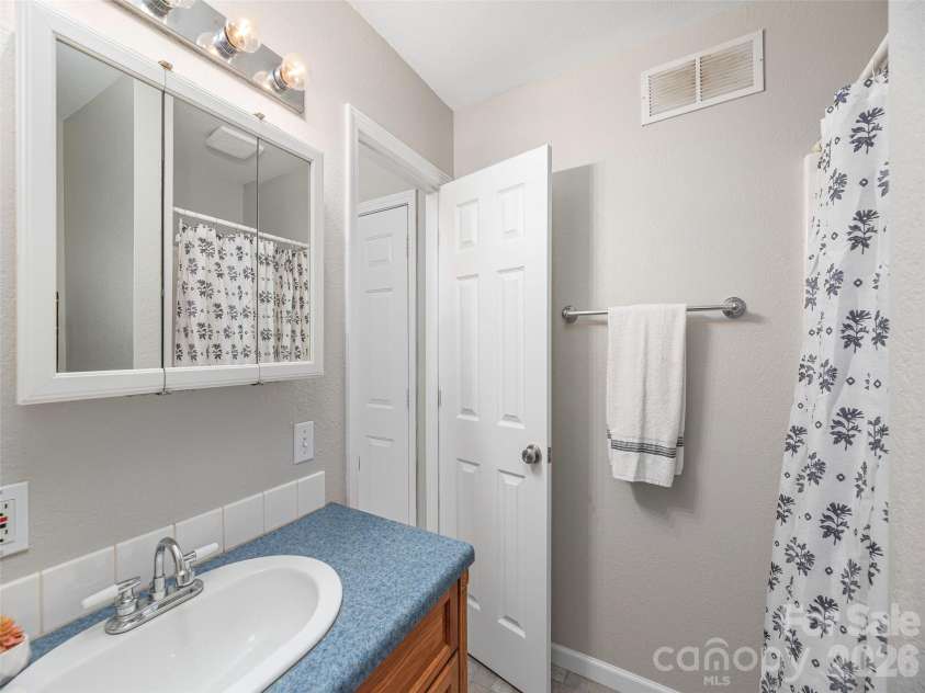 136 Assembly Street, Waynesville, NC 28786.  MLS# CAR4392822, YatesRealty ID 29773. 