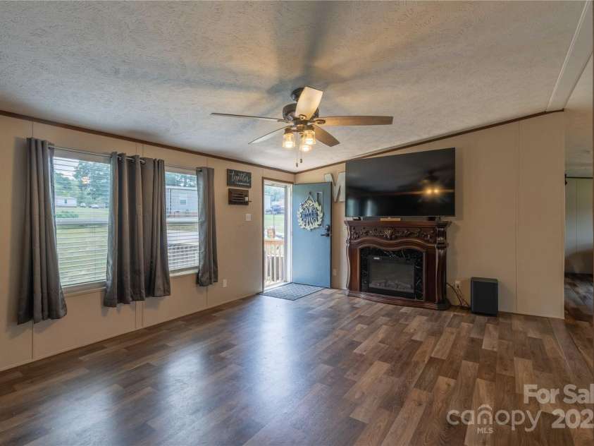 2090 Mesquite Lane, Newton, NC 28658.  MLS# CAR4287526, YatesRealty ID 29775. 