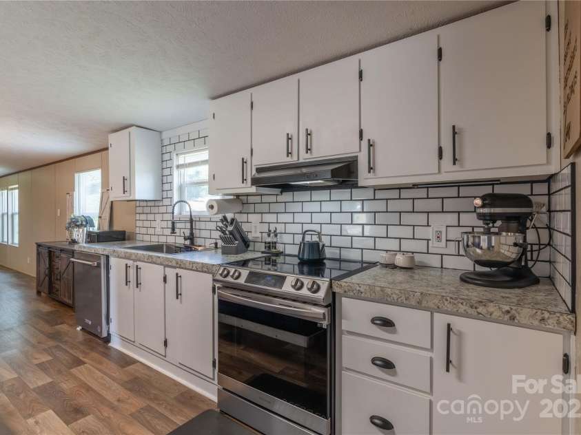 2090 Mesquite Lane, Newton, NC 28658.  MLS# CAR4287526, YatesRealty ID 29775. 