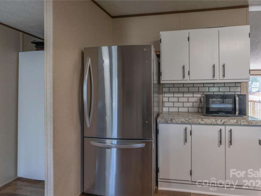 2090 Mesquite Lane, Newton, NC 28658.  MLS# CAR4287526, YatesRealty ID 29775. 