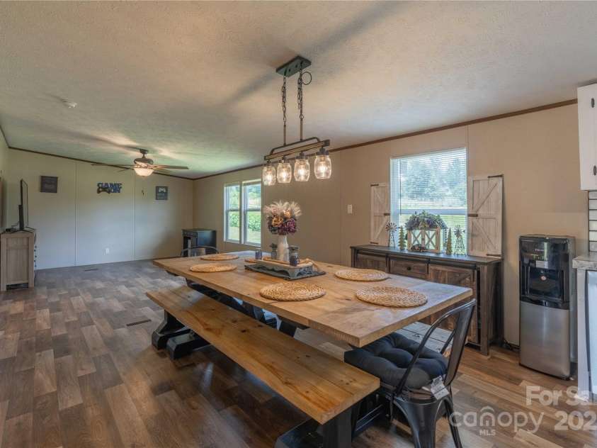 2090 Mesquite Lane, Newton, NC 28658.  MLS# CAR4287526, YatesRealty ID 29775. 