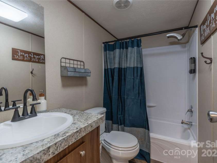2090 Mesquite Lane, Newton, NC 28658.  MLS# CAR4287526, YatesRealty ID 29775. 