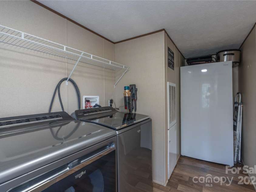2090 Mesquite Lane, Newton, NC 28658.  MLS# CAR4287526, YatesRealty ID 29775. 