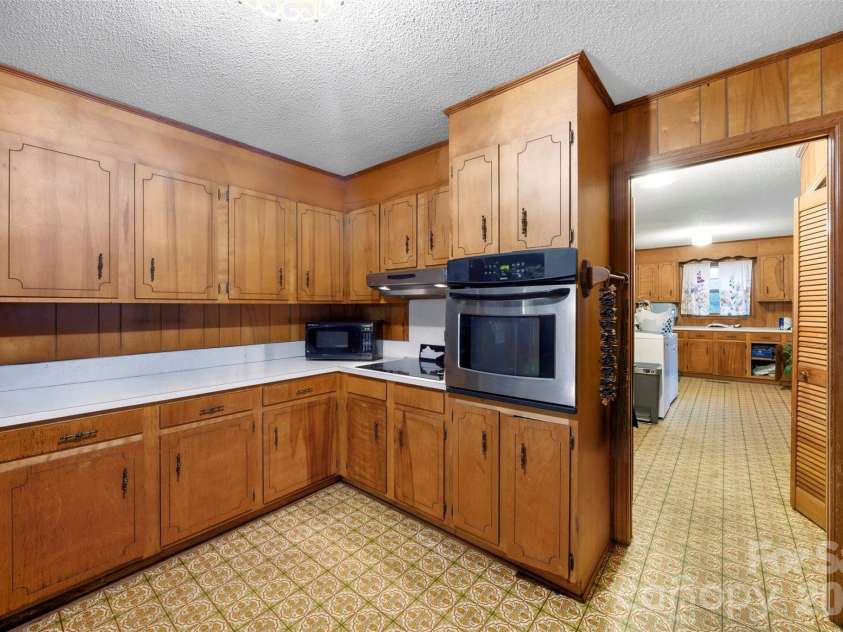 5139 Dixon Boulevard, Kings Mountain, NC 28086.  MLS# CAR4391786, YatesRealty ID 29775. 