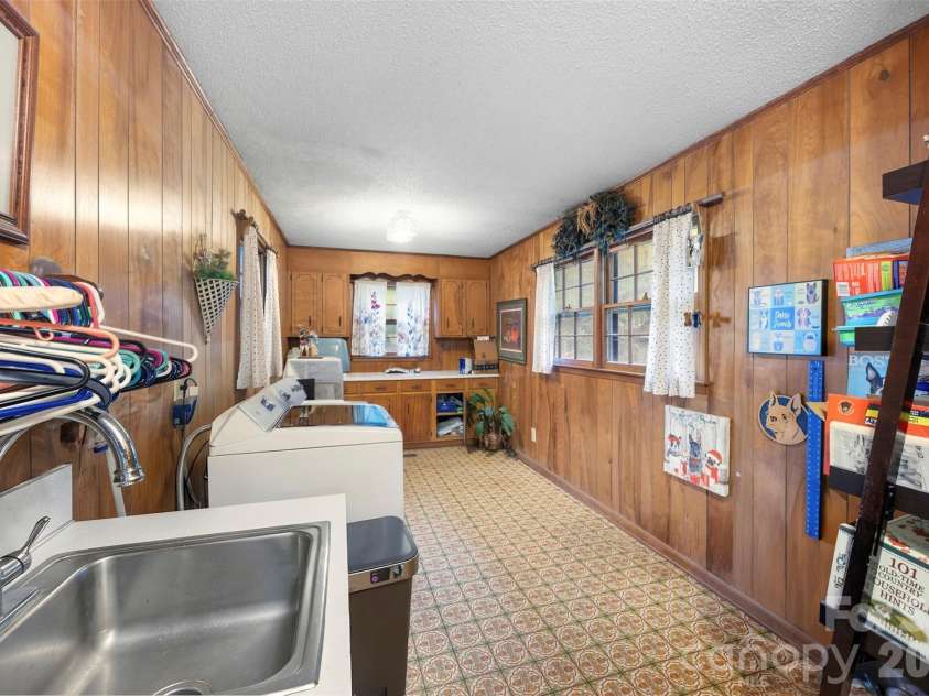 5139 Dixon Boulevard, Kings Mountain, NC 28086.  MLS# CAR4391786, YatesRealty ID 29775. 