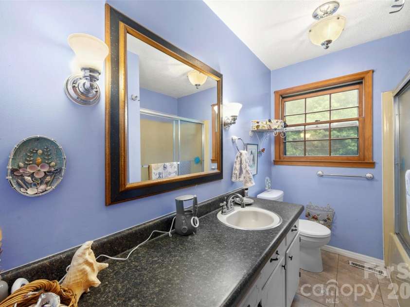 5139 Dixon Boulevard, Kings Mountain, NC 28086.  MLS# CAR4391786, YatesRealty ID 29775. 
