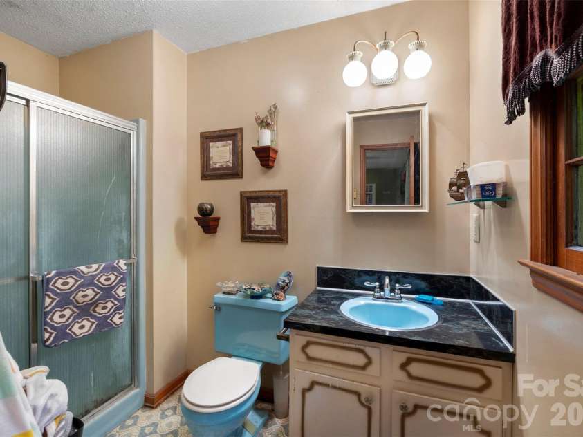 5139 Dixon Boulevard, Kings Mountain, NC 28086.  MLS# CAR4391786, YatesRealty ID 29775. 