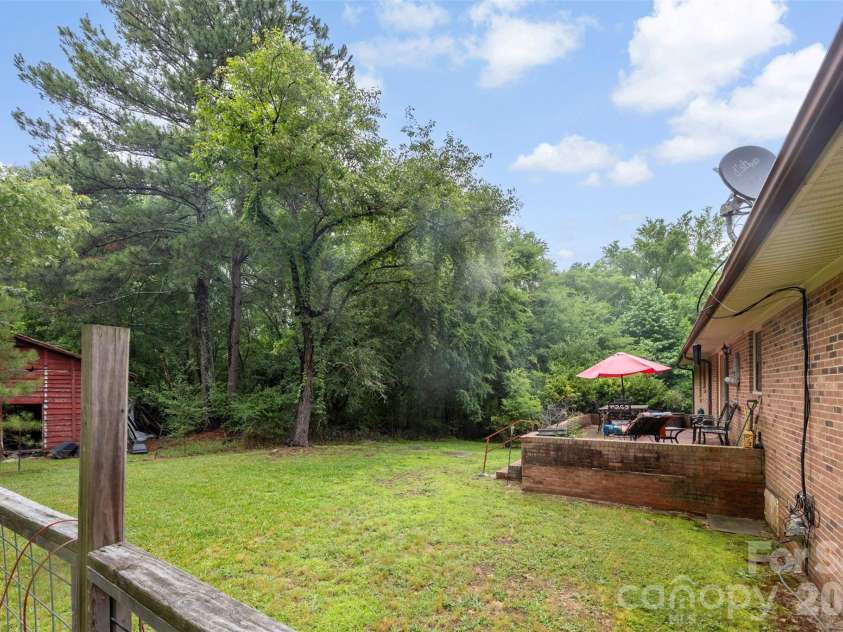 5139 Dixon Boulevard, Kings Mountain, NC 28086.  MLS# CAR4391786, YatesRealty ID 29775. 