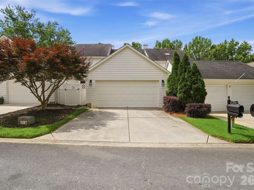 4202 Settler Heights Drive, Fort Mill, SC 29708.  MLS# CAR4391274, YatesRealty ID 29778. 