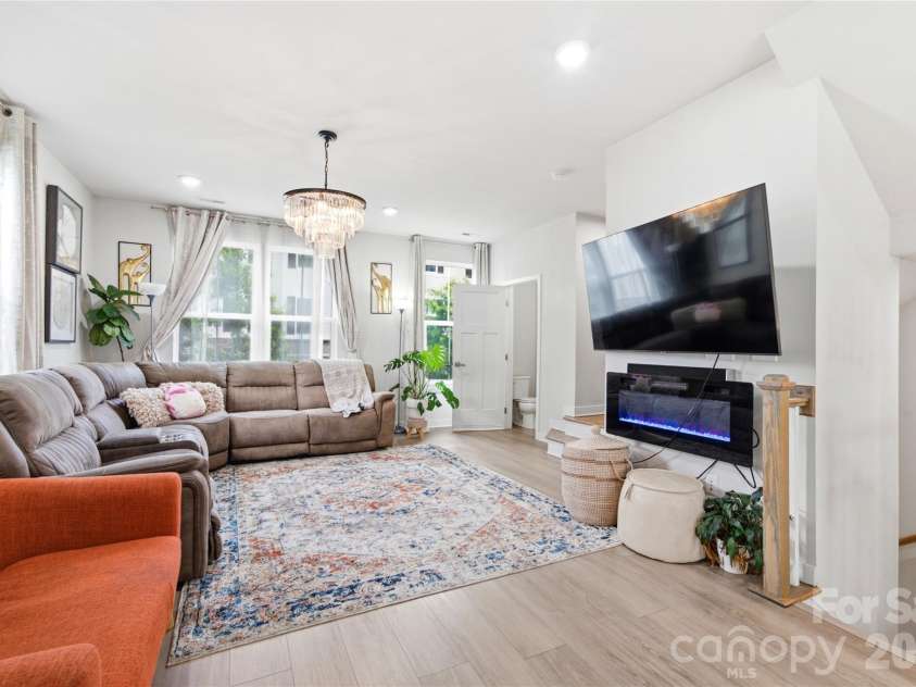 9116 Mallard Mills Drive, Charlotte, NC 28262.  MLS# CAR4392847, YatesRealty ID 29779. Living room
