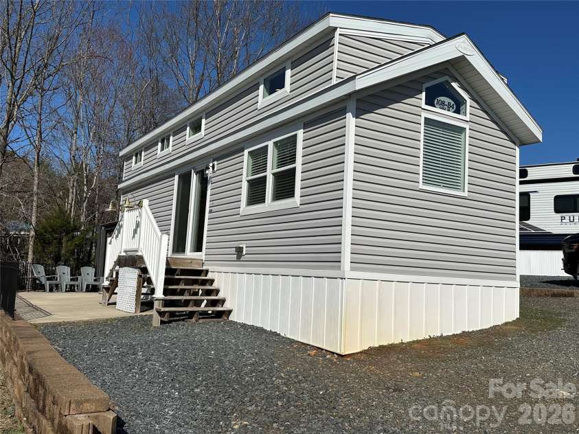 108 Eagle Drive, New London, NC 28127.  MLS# CAR4353127, YatesRealty ID 2978. 
