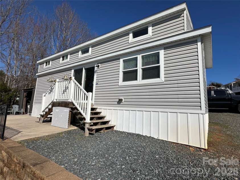 108 Eagle Drive, New London, NC 28127.  MLS# CAR4353127, YatesRealty ID 2978. 