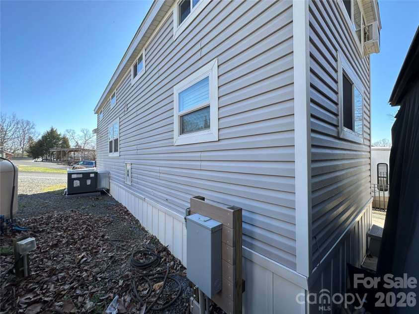 108 Eagle Drive, New London, NC 28127.  MLS# CAR4353127, YatesRealty ID 2978. 