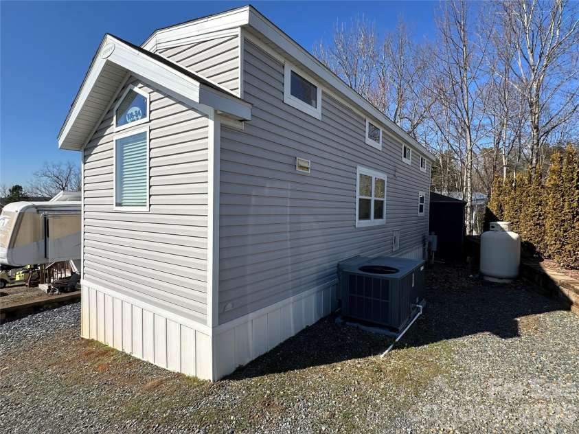 108 Eagle Drive, New London, NC 28127.  MLS# CAR4353127, YatesRealty ID 2978. 
