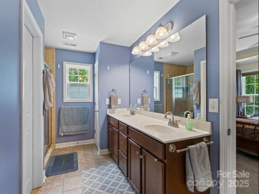 5369 Concord Road, York, SC 29745.  MLS# CAR4264610, YatesRealty ID 2978. Primary Bath