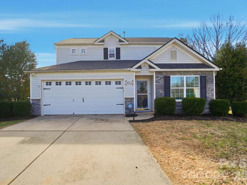 8854 Laurel Run Drive, Charlotte, NC 28269.  MLS# CAR4336283, YatesRealty ID 2978. 