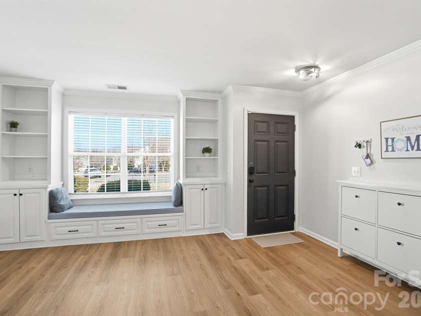 8854 Laurel Run Drive, Charlotte, NC 28269.  MLS# CAR4336283, YatesRealty ID 2978. 