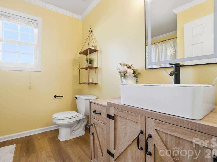 8854 Laurel Run Drive, Charlotte, NC 28269.  MLS# CAR4336283, YatesRealty ID 2978. 