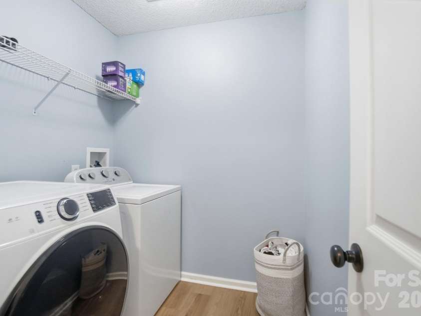 8854 Laurel Run Drive, Charlotte, NC 28269.  MLS# CAR4336283, YatesRealty ID 2978. 