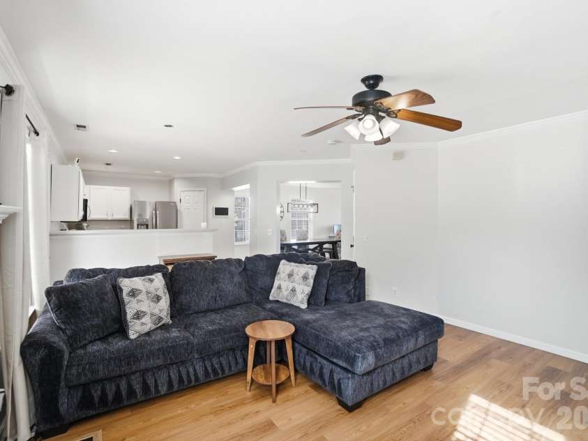 8854 Laurel Run Drive, Charlotte, NC 28269.  MLS# CAR4336283, YatesRealty ID 2978. 