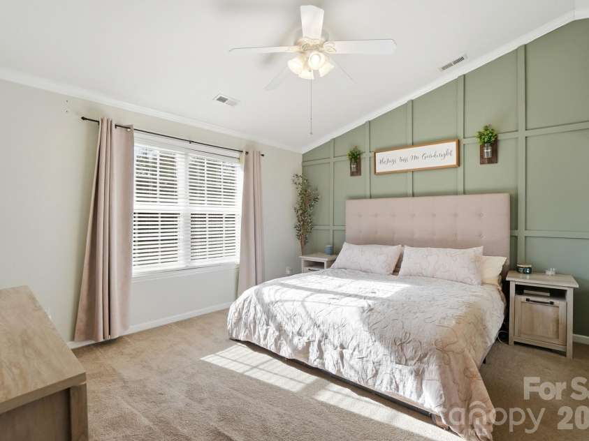 8854 Laurel Run Drive, Charlotte, NC 28269.  MLS# CAR4336283, YatesRealty ID 2978. Primary bedroom