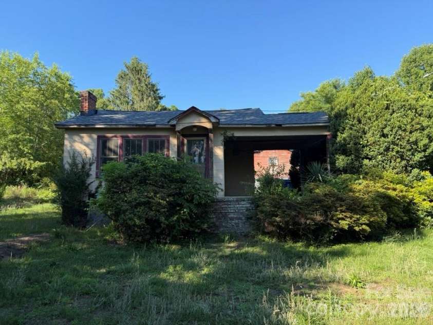 3370 Rocky Road, Lenoir, NC 28645.  MLS# CAR4392875, YatesRealty ID 29780. 