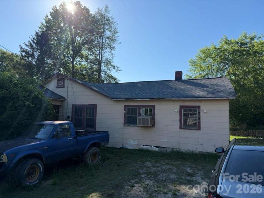 3370 Rocky Road, Lenoir, NC 28645.  MLS# CAR4392875, YatesRealty ID 29780. 