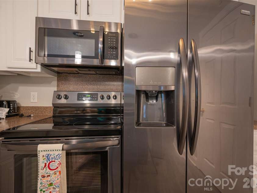 3148 Walnut Park Drive, Charlotte, NC 28262.  MLS# CAR4391810, YatesRealty ID 29781. 
