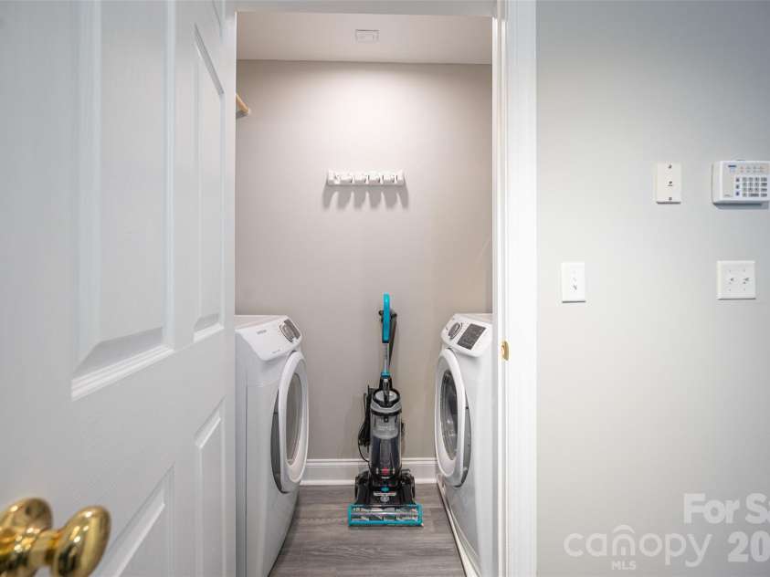 3148 Walnut Park Drive, Charlotte, NC 28262.  MLS# CAR4391810, YatesRealty ID 29781. 