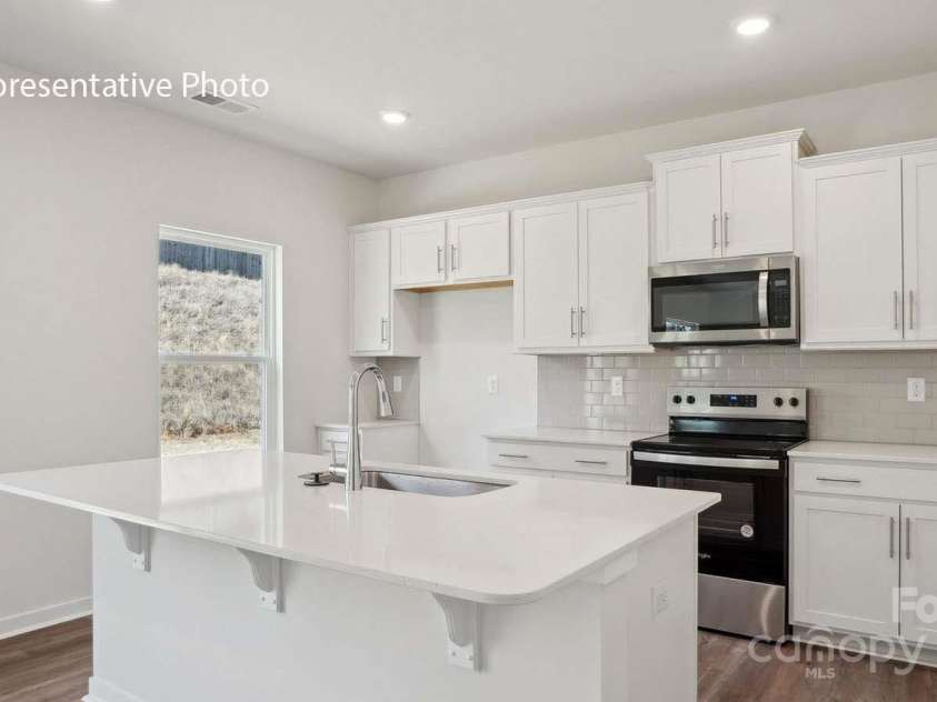 476 Janie Circle, Newton, NC 28658.  MLS# CAR4285043, YatesRealty ID 29781. 