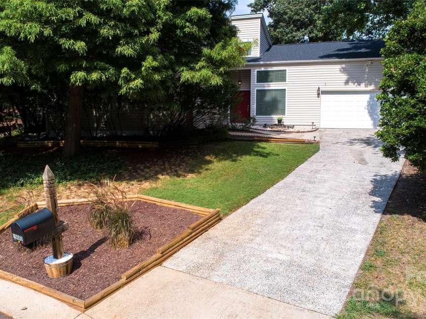 16065 Taku Court, Tega Cay, SC 29708.  MLS# CAR4284887, YatesRealty ID 29782. Drown View