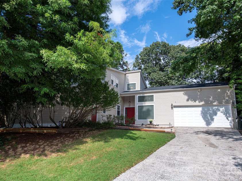 16065 Taku Court, Tega Cay, SC 29708.  MLS# CAR4284887, YatesRealty ID 29782. Welcome to Taku Court