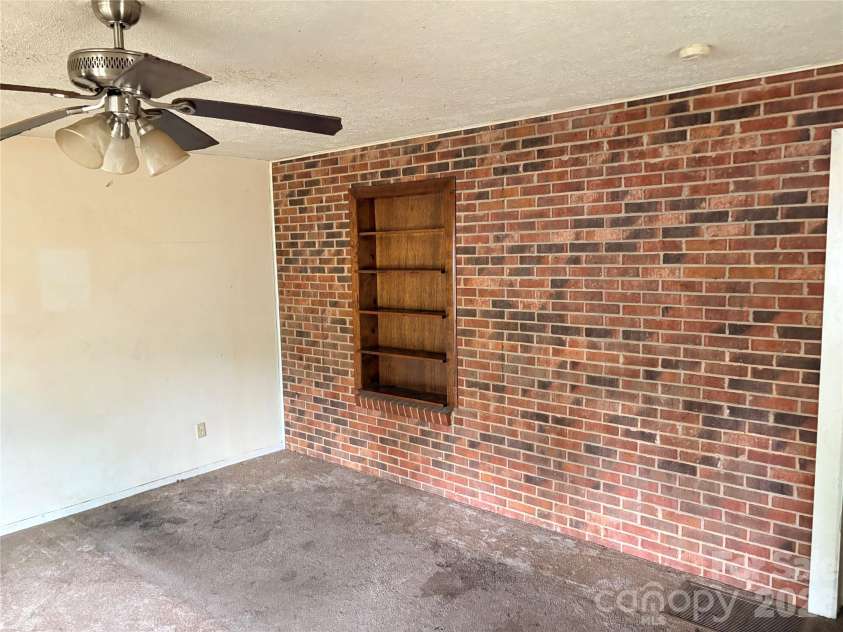 875 Rolling Green Drive, Rock Hill, SC 29730.  MLS# CAR4392751, YatesRealty ID 29782. 