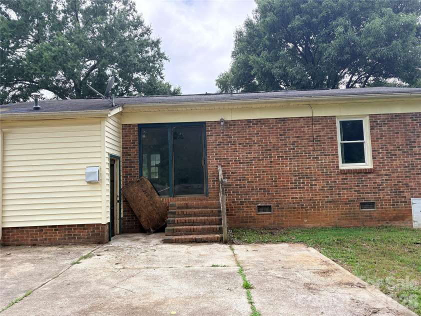 875 Rolling Green Drive, Rock Hill, SC 29730.  MLS# CAR4392751, YatesRealty ID 29782. 