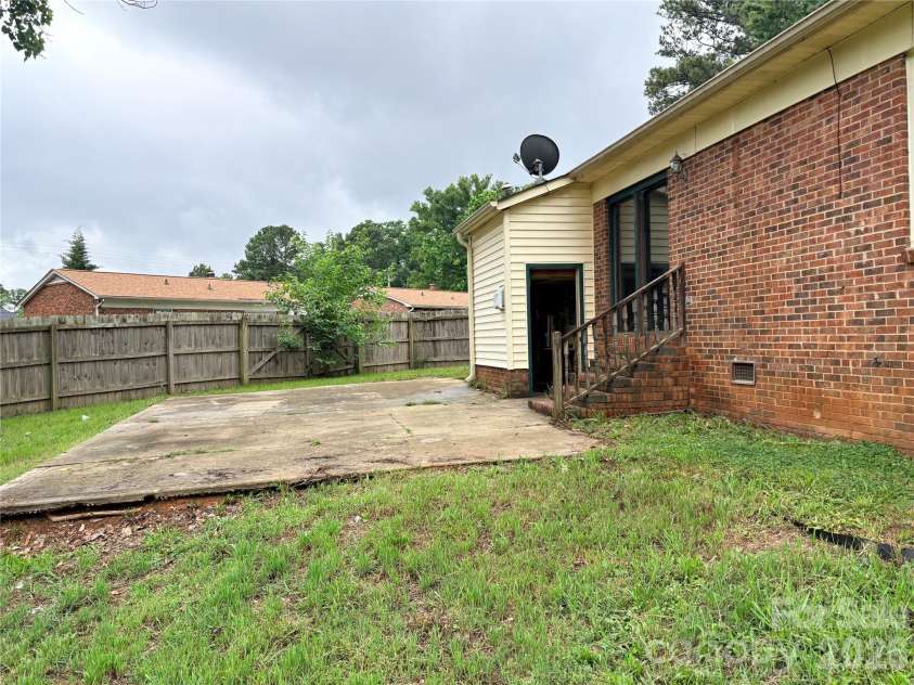 875 Rolling Green Drive, Rock Hill, SC 29730.  MLS# CAR4392751, YatesRealty ID 29782. 