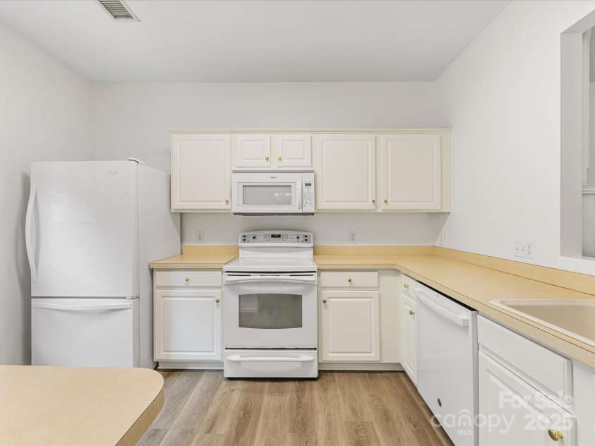 6913 Rothchild Drive, Charlotte, NC 28270.  MLS# CAR4278243, YatesRealty ID 29783. 