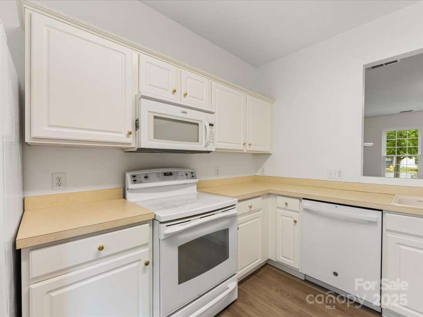 6913 Rothchild Drive, Charlotte, NC 28270.  MLS# CAR4278243, YatesRealty ID 29783. 