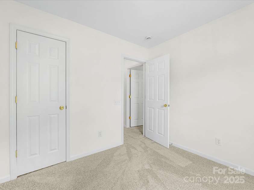 6913 Rothchild Drive, Charlotte, NC 28270.  MLS# CAR4278243, YatesRealty ID 29783. 