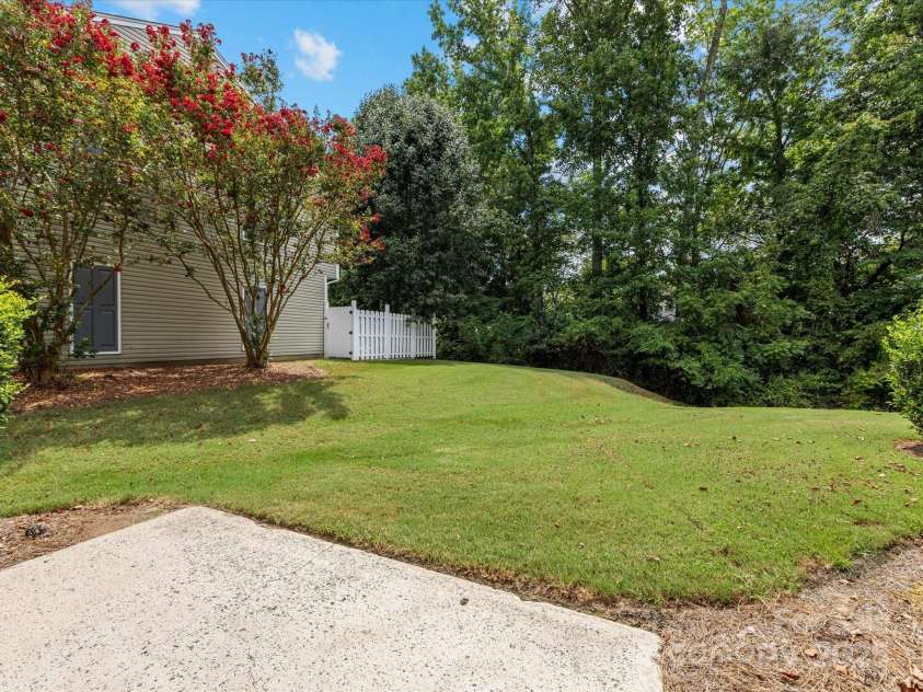 6913 Rothchild Drive, Charlotte, NC 28270.  MLS# CAR4278243, YatesRealty ID 29783. 