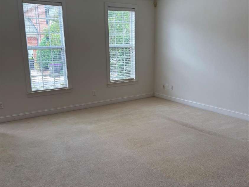 9177 Bonnie Briar Circle, Charlotte, NC 28277.  MLS# CAR4267852, YatesRealty ID 29784. Bright Living room